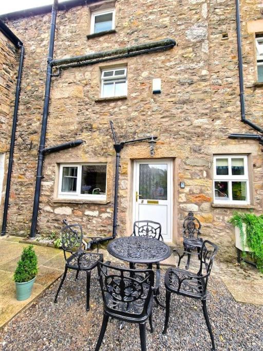 Holly Tree Cottage - Central Kirkby Lonsdale 3 Bedroom エクステリア 写真